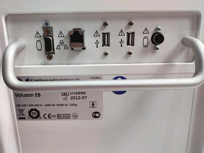 Gebraucht GE Voluson E8 Expert Ultraschallgerät mit RAB4-8-D Sonde und DVD Brenner SW: BT13
