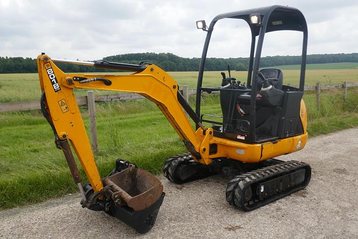 Used 2015 JCB 8018 CTS