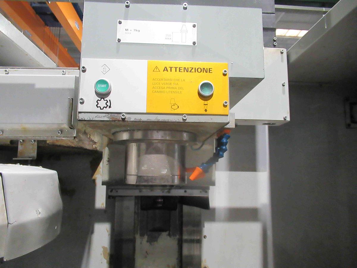 Usato FRESATRICE VERTICALE BRIDGEPORT VMC 560-22 CNC