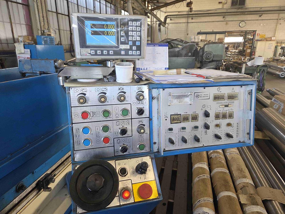 Usato RETTIFICA PER ESTERNI TOS BUC 63 B