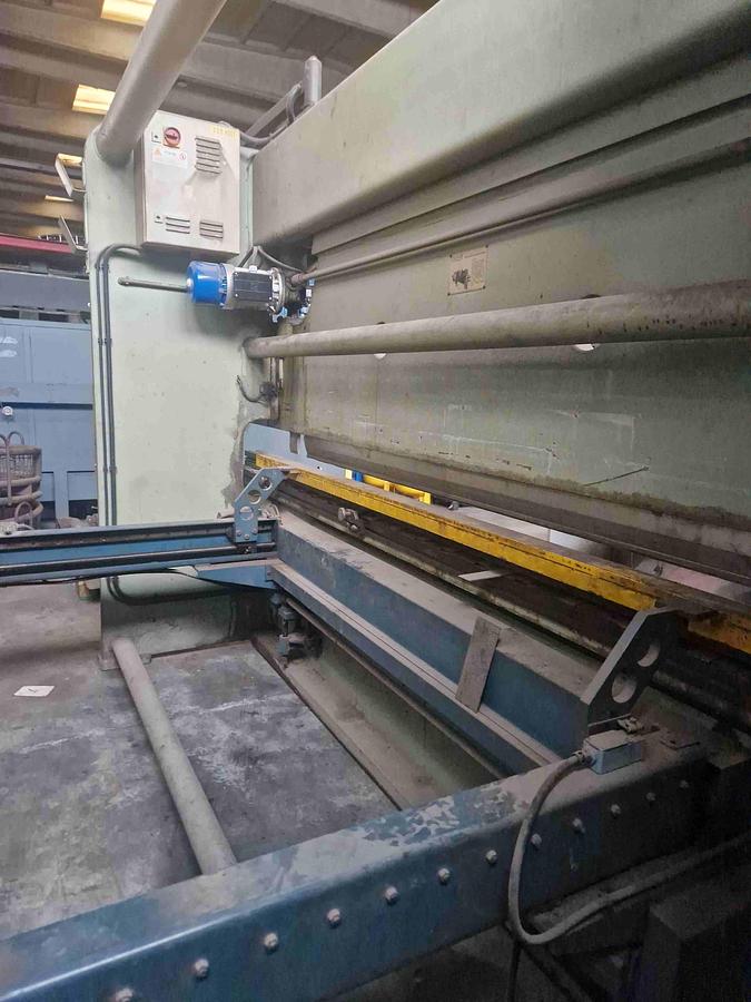 Usato PRESSA PIEGATRICE MECCANICA COLGAR 430/41