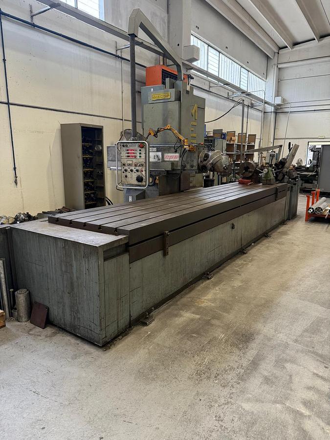 Usato FRESATRICE A BANCO FISSO MECOF CS 08 