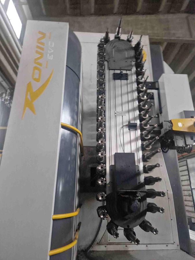 Usato FRESATRICE A MONTANTE MOBILE FPT RONIN EVO CNC