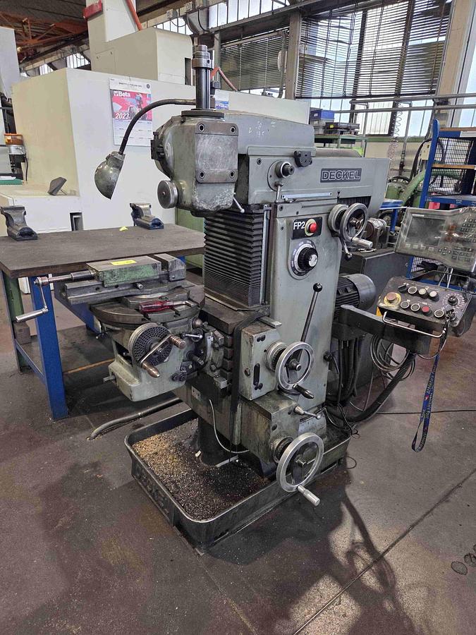 Usato FRESATRICE UNIVERSALE DECKEL FP 2