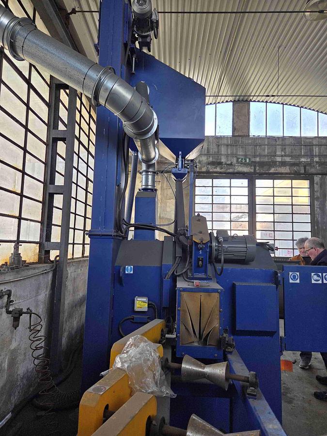 Usato GRANIGLIATRICE A TAVOLA GIREVOLE TECHNOBLAST TR 120 + RB
