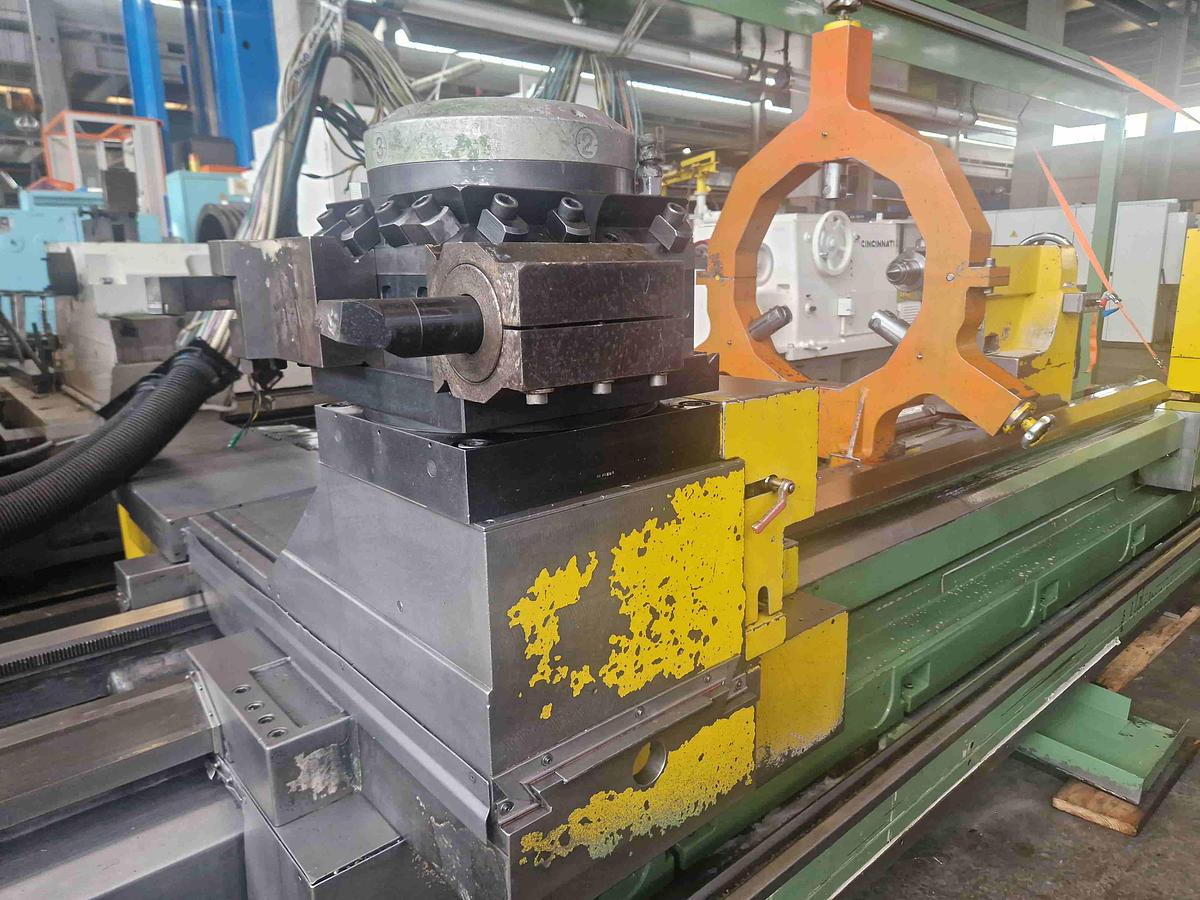 Usato TORNIO PARALLELO A BANCALE SFILABILE GIANA GFS 12 CNC