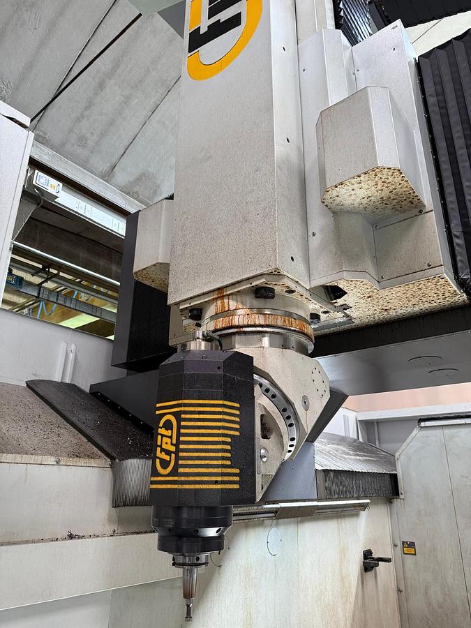 Usato FRESATRICE A PORTALE MOBILE FPT DINOX 350 IAT
