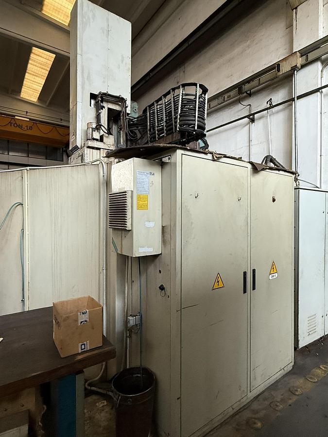 Usato TORNIO VERTICALE TOS MCSK 20 CNC