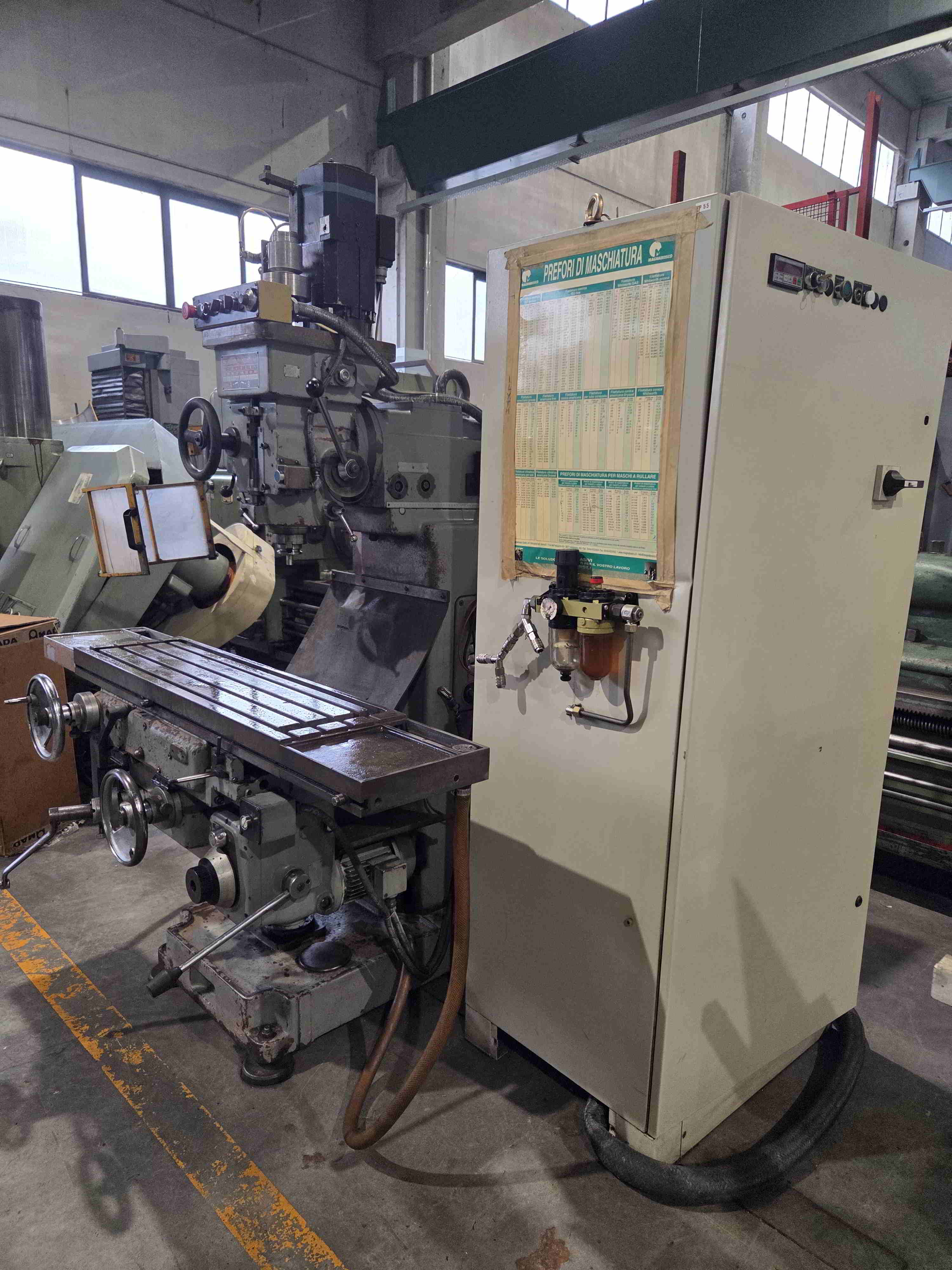 Usato FRESATRICE VERTICALE RAMBAUDI V3