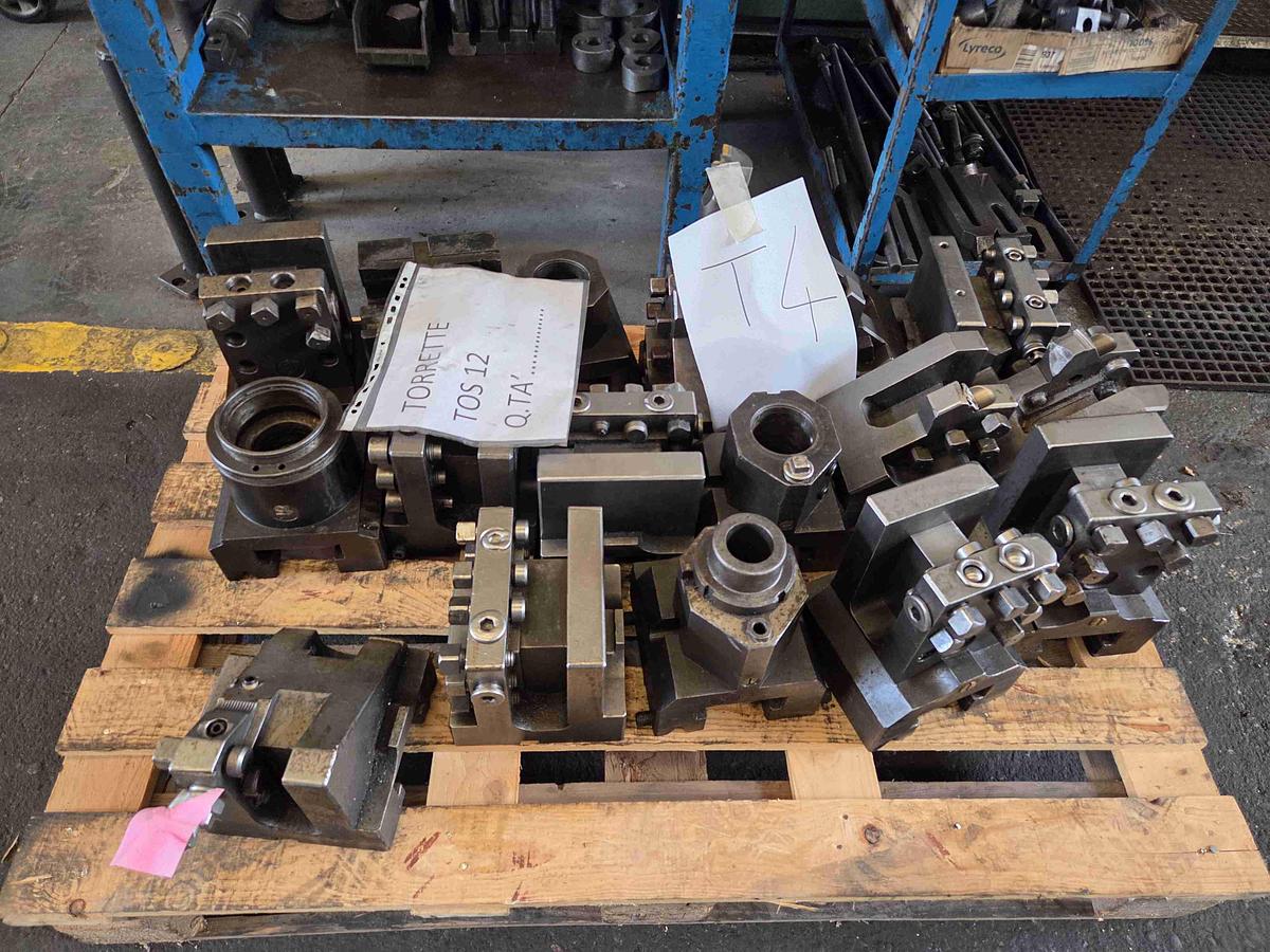 Usato TORNIO VERTICALE TOS SKQ 12 CNC