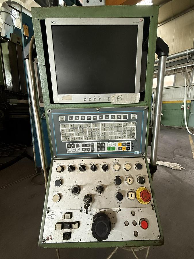 Usato TORNIO VERTICALE TITAN SC 27 H CNC