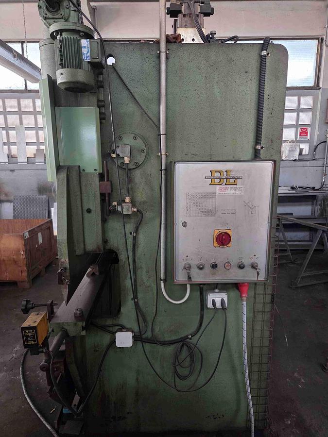 Usato PRESSA PIEGATRICE OLEODINAMICA BL YHD 3050 T 40