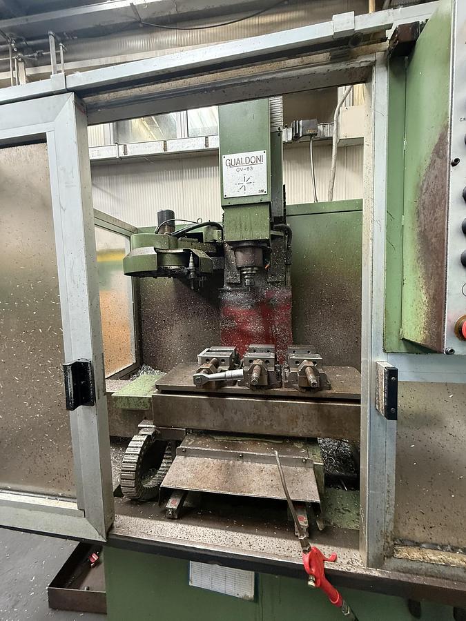 Usato FRESATRICE VERTICALE GUALDONI GV 93 CNC