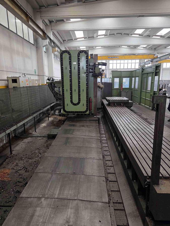 Usato FRESATRICE A MONTANTE MOBILE GUALDONI GOV 10000 CNC