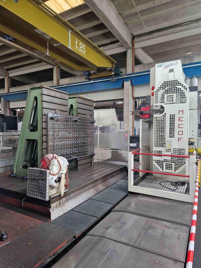 Usato FRESATRICE A MONTANTE MOBILE MECOF AGILE M 3 CNC