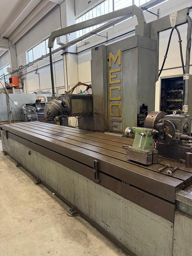 Usato FRESATRICE A BANCO FISSO MECOF CS 08 