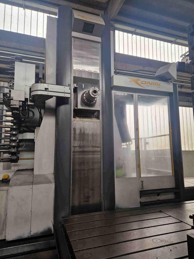 Usato FRESATRICE A MONTANTE MOBILE FPT RONIN EVO CNC