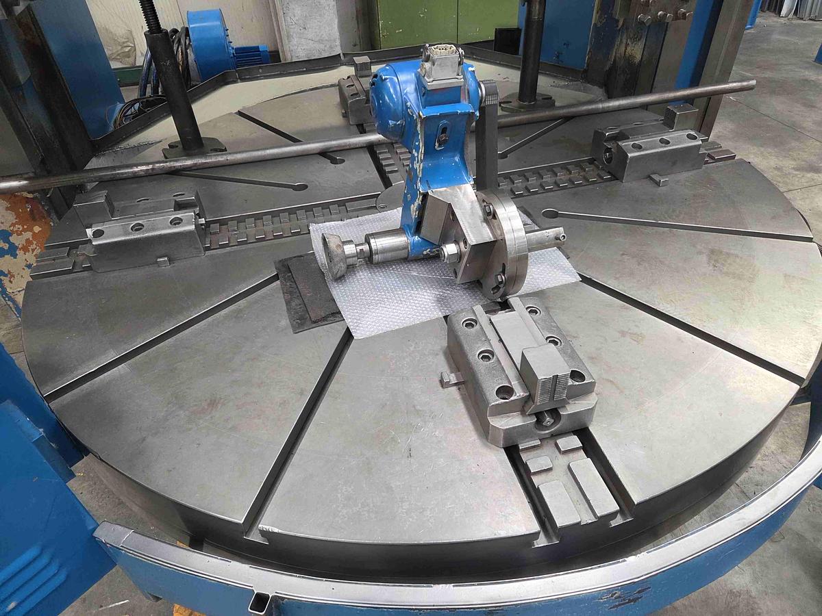 Usato TORNIO VERTICALE OMBA TV 215 CNC