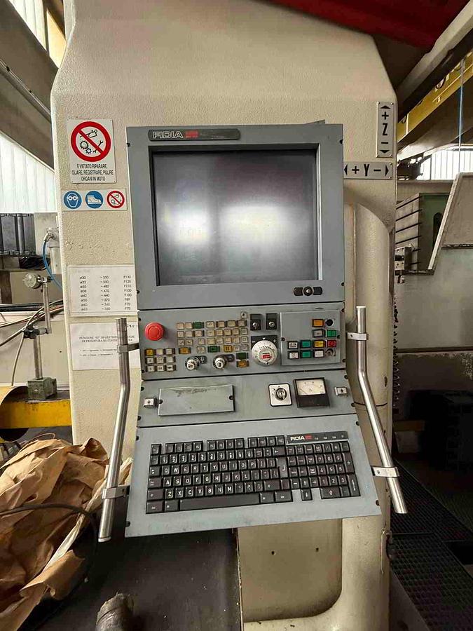 Usato FRESATRICE A MONTANTE MOBILE MECOF AGILE M 3 CNC
