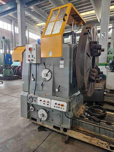 Usato TORNIO PARALLELO A BANCALE SFILABILE A MANDRINO CAVO TACCHI FTA 71 - 810 x 4000/6000