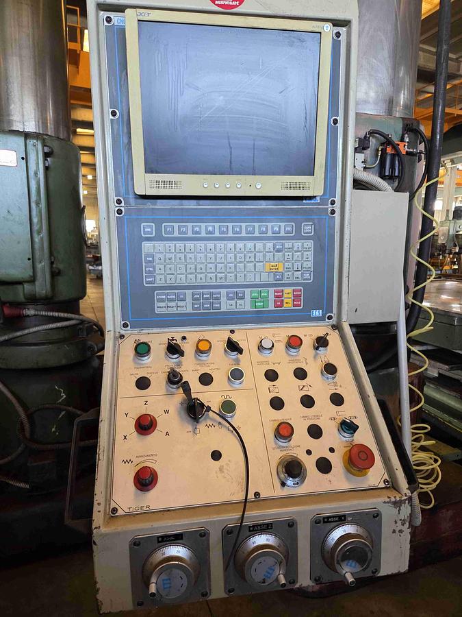 Usato FRESATRICE A BANCO FISSO TIGER BF 150 CNC
