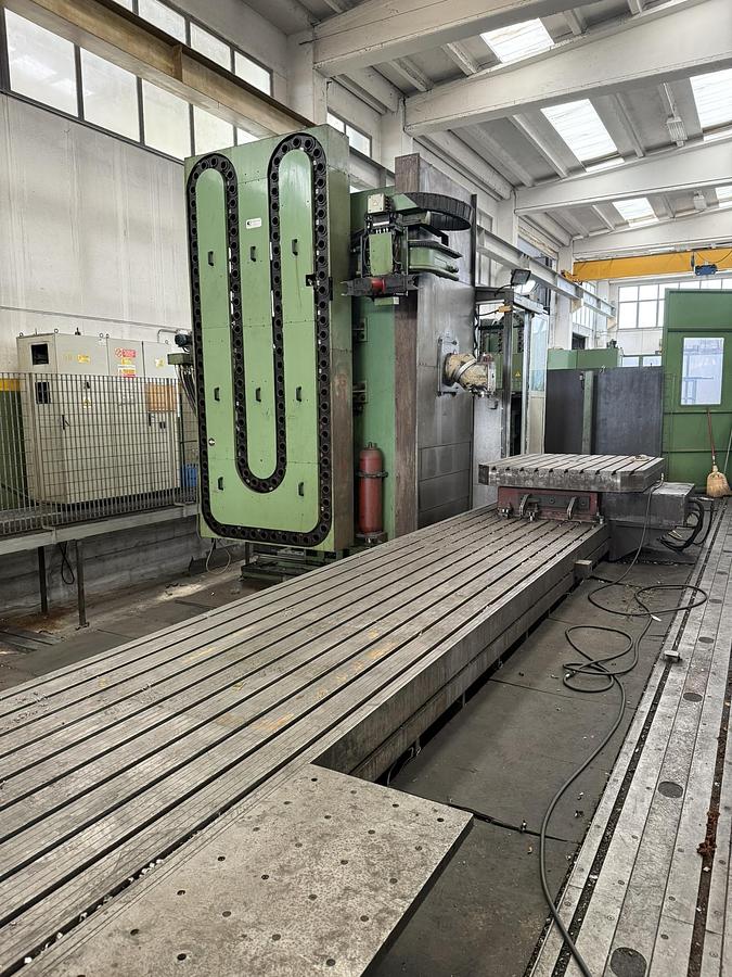 Usato FRESATRICE A MONTANTE MOBILE GUALDONI GOV 10000 CNC