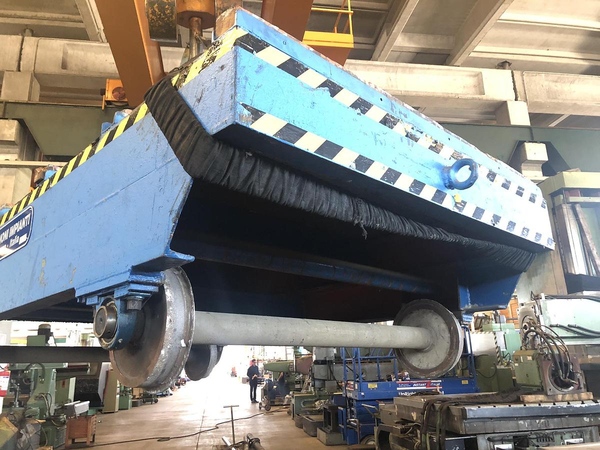 Usato N. 2 CARRELLI SU ROTAIA