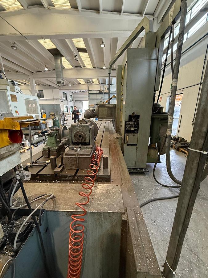 Usato FRESATRICE A BANCO FISSO MECOF CS 08 