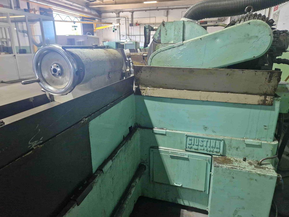 Usato RETTIFICA PER ESTERNI GIUSTINA RE 600 x 6000