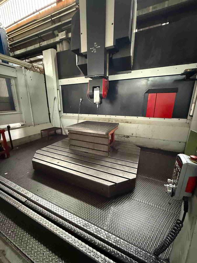 Usato FRESATRICE A BANCO FISSO FIDIA KR 214 CNC