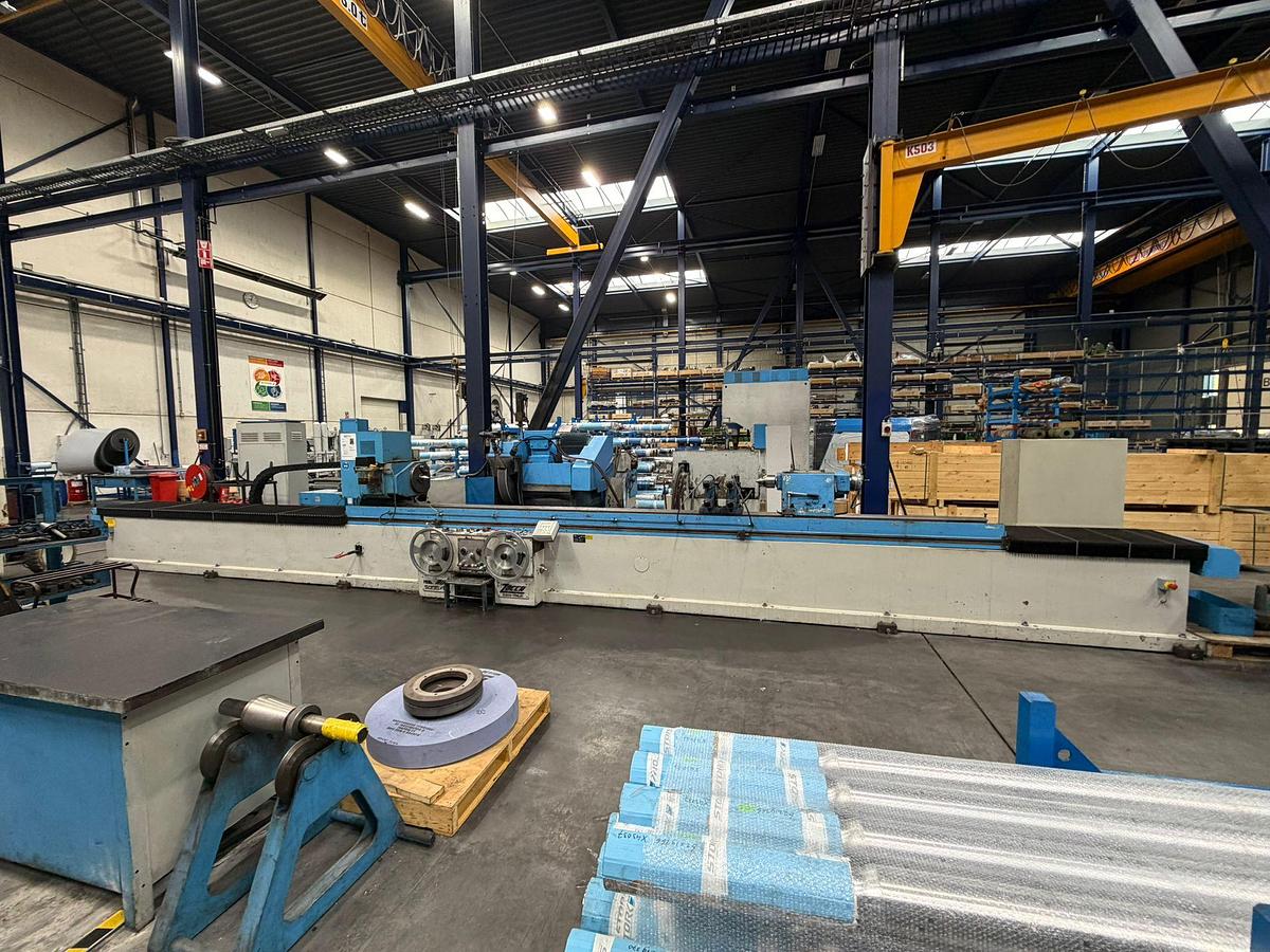 Usato RETTIFICA PER ESTERNI ZOCCA RU 5000/6