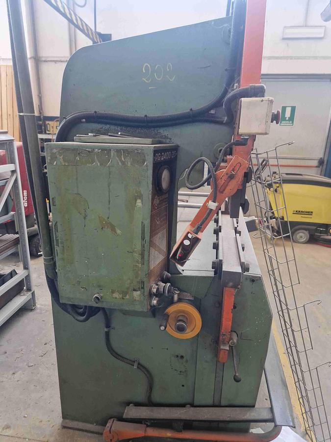 Usato PRESSA PIEGATRICE IDRAULICA SCHIAVI RG 2400/35