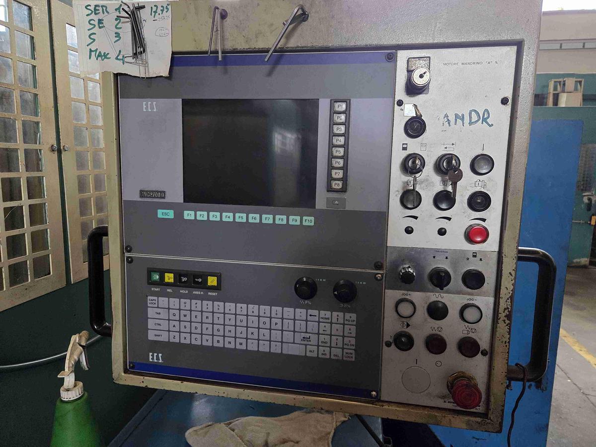 Usato TORNIO VERTICALE TOS SKQ 12 CNC