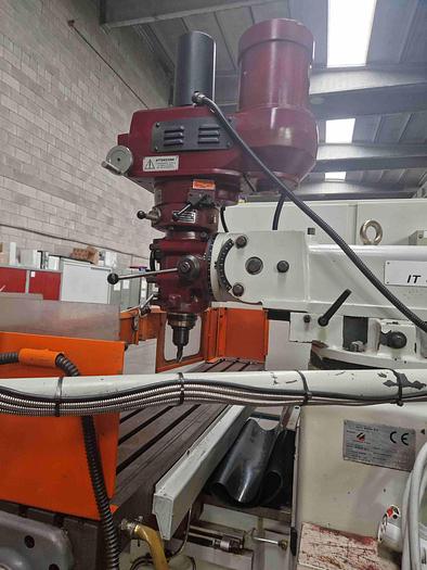 Usato FRESATRICE VERTICALE COMU IT 4 VS