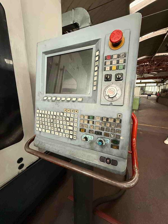 Usato FRESATRICE A BANCO FISSO FIDIA K 165 CNC