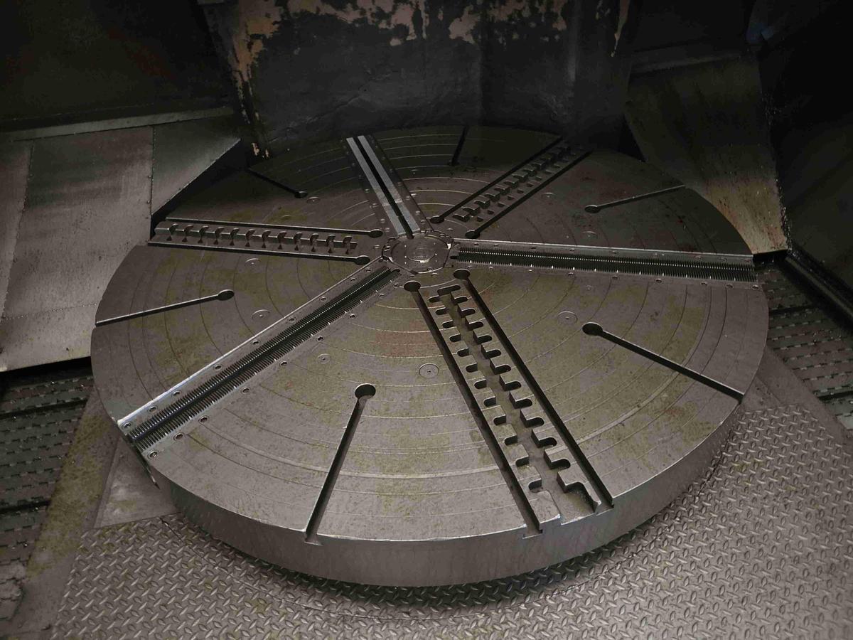 Usato TORNIO VERTICALE TOS SKIQ 20 CNC