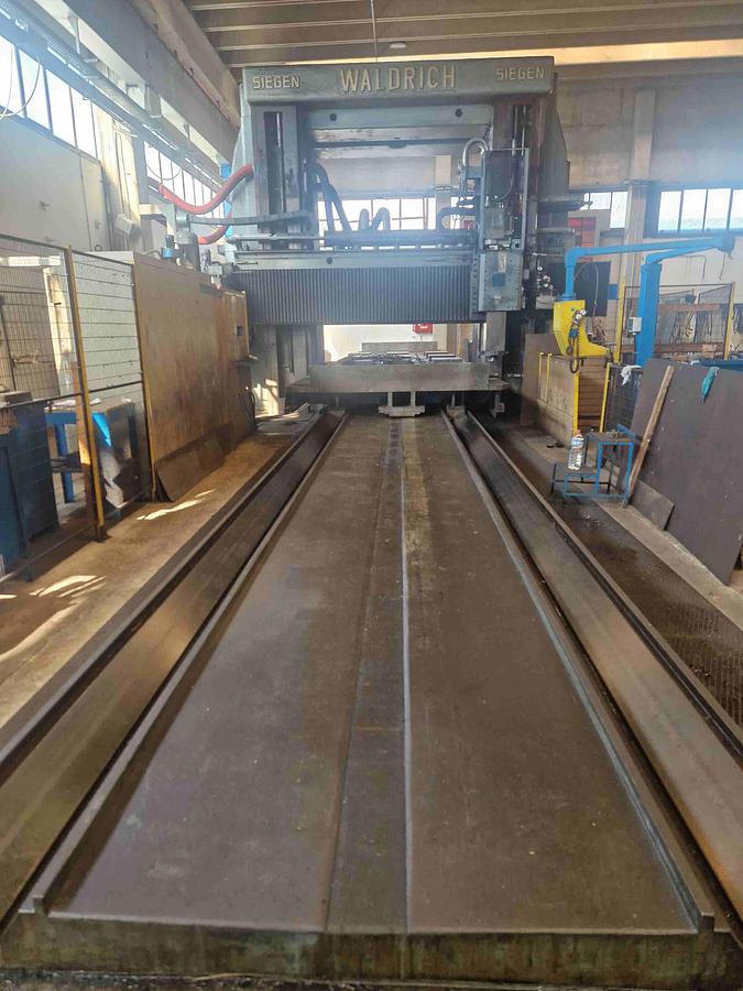 Usato FRESATRICE A PORTALE WALDRICH SIEGEN 10000 CNC