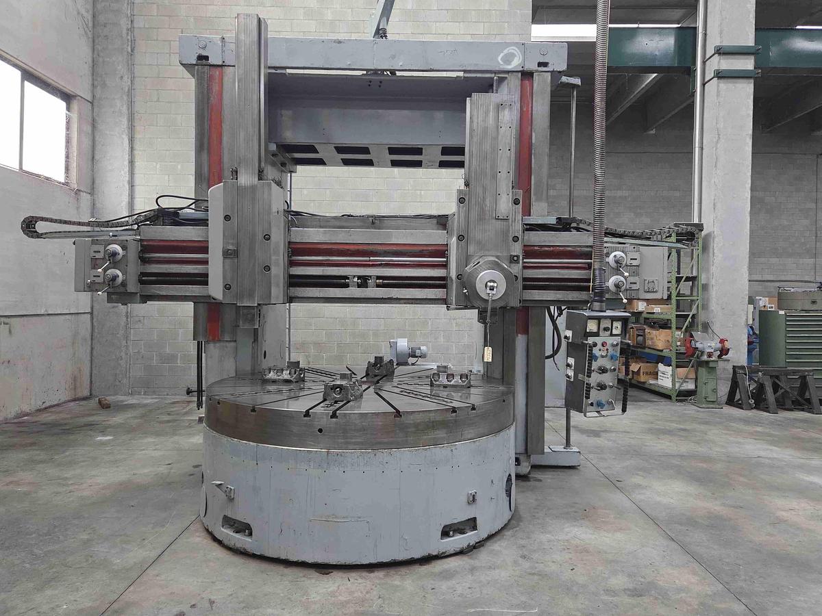 Usato TORNIO VERTICALE TITAN SC 27