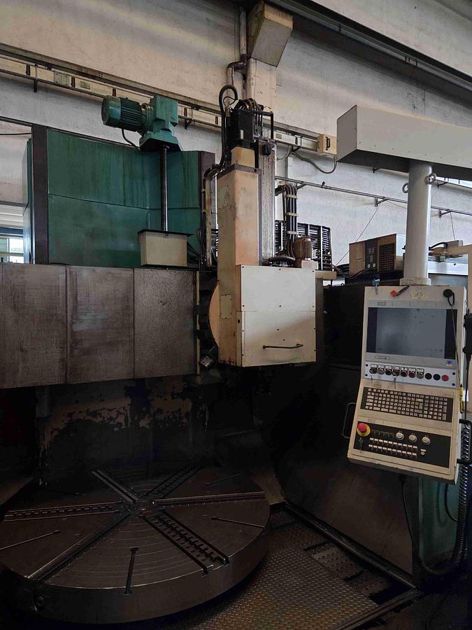 Usato TORNIO VERTICALE TOS SKIQ 20 CNC