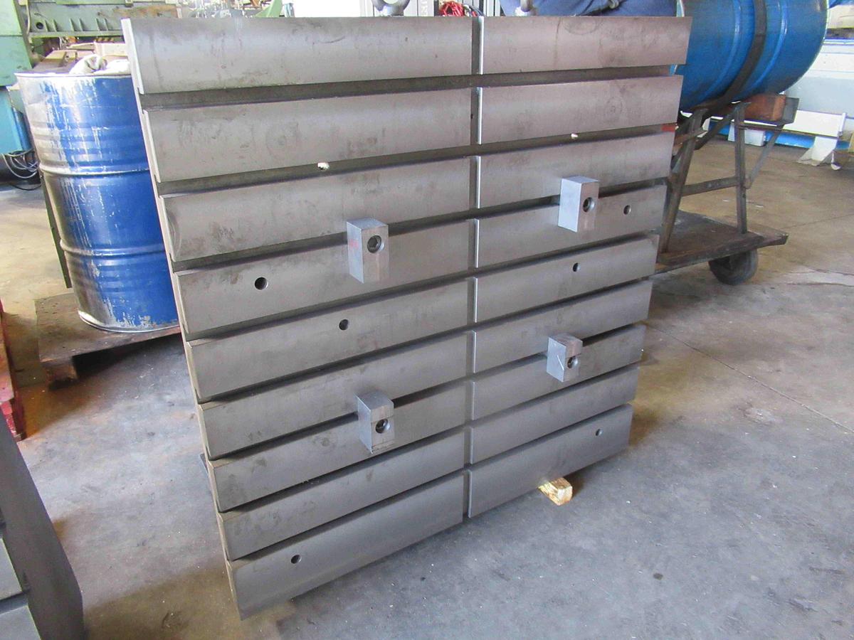 Usato SQUADRE IN GHISA SCANALATE - n. 2