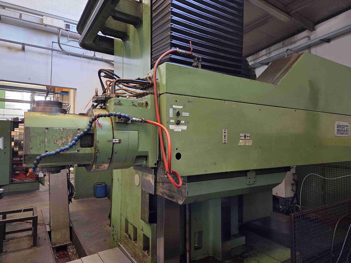Usato FRESATRICE A "T" MONTI FT 50 CNC