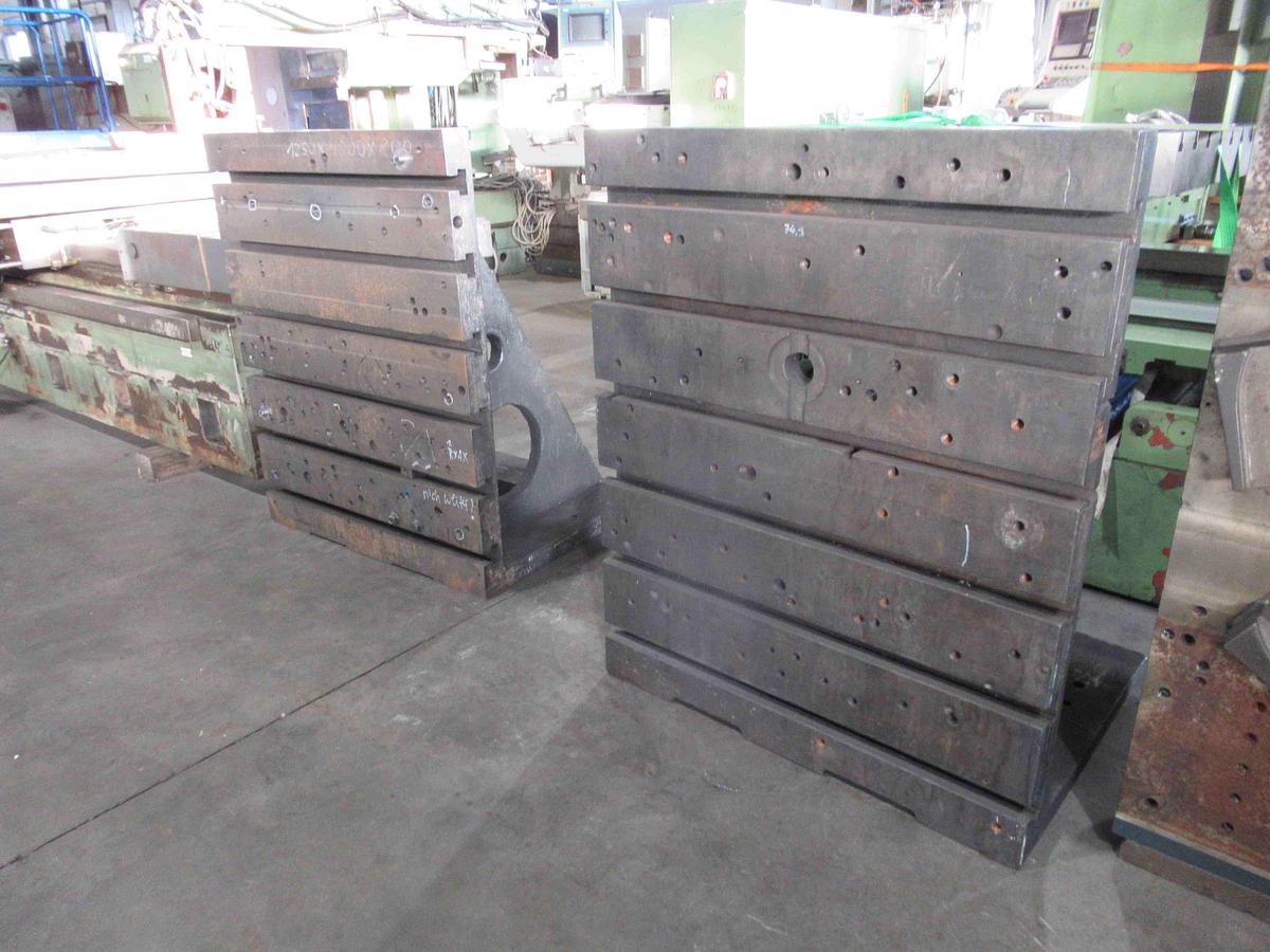 Usato SQUADRE IN GHISA SCANALATE - n. 2