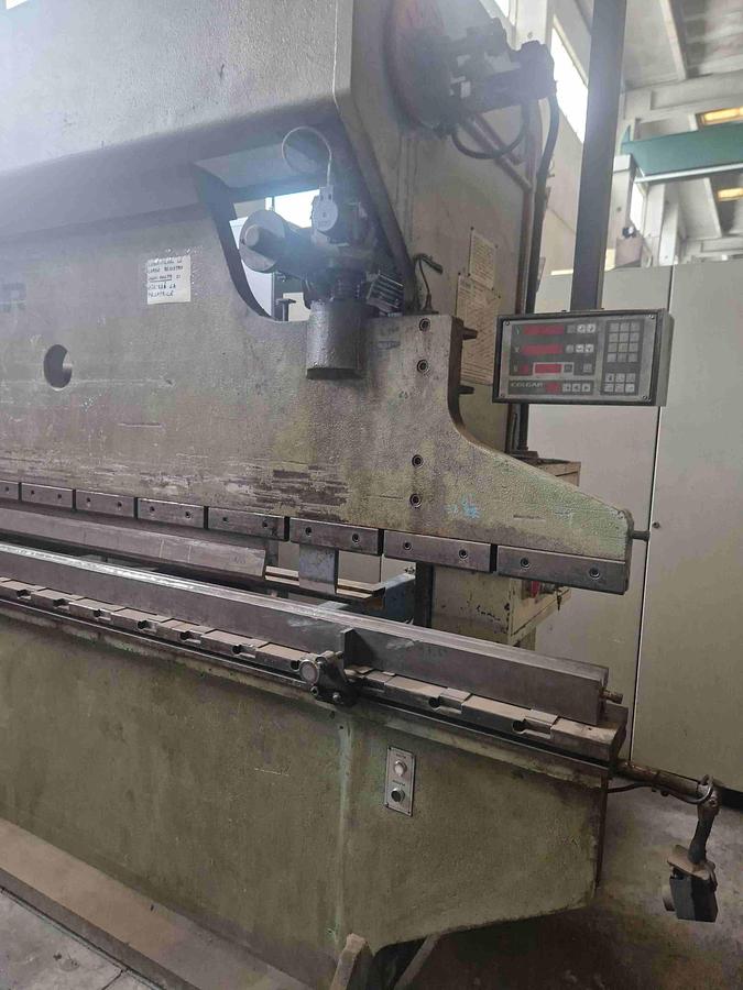 Usato PRESSA PIEGATRICE MECCANICA COLGAR 430/41