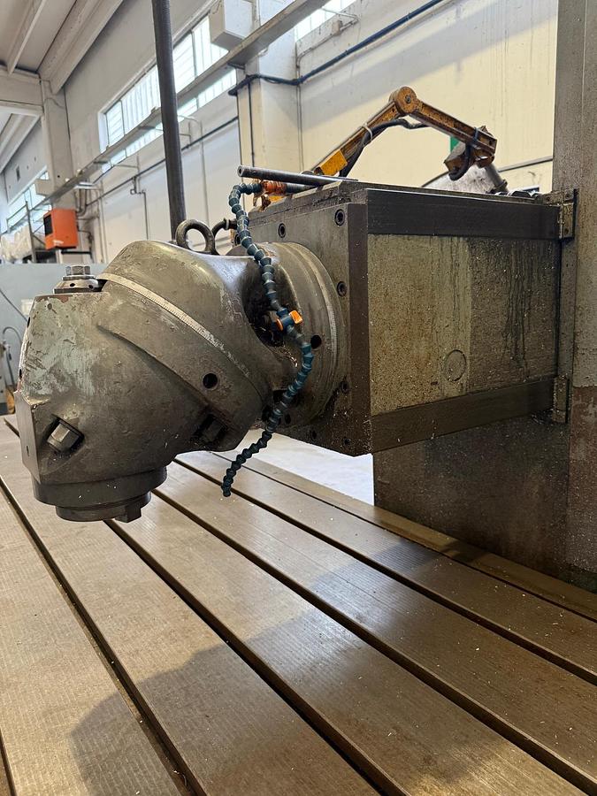 Usato FRESATRICE A BANCO FISSO MECOF CS 08 