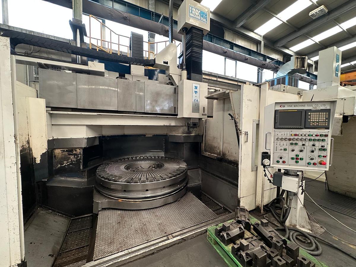 Usato TORNIO VERTICALE HNK NT 20/25 CNC