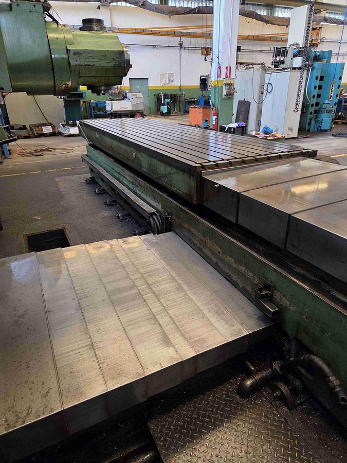 Usato FRESATRICE A "T" MONTI FT 50 CNC