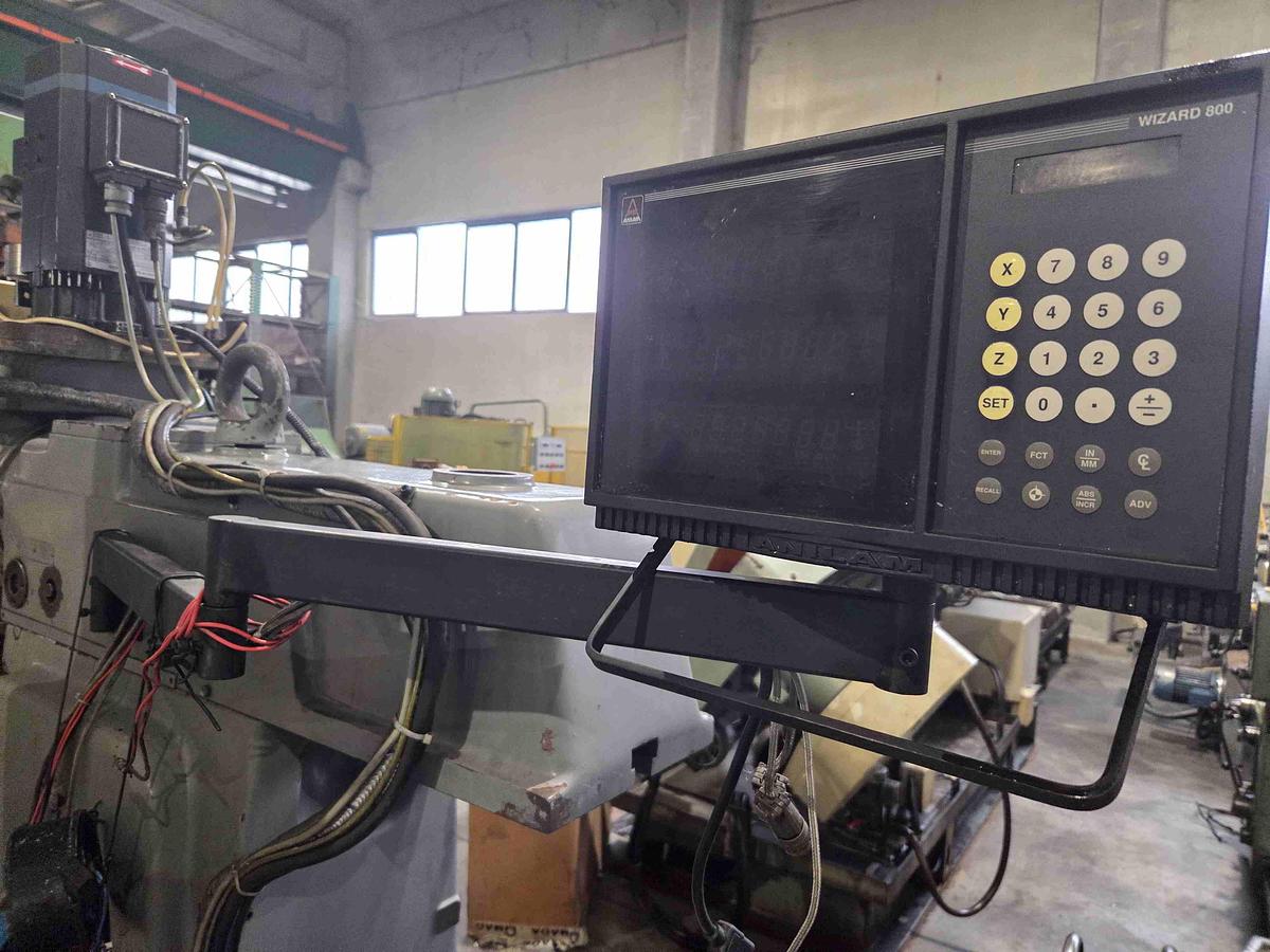 Usato FRESATRICE VERTICALE RAMBAUDI V3