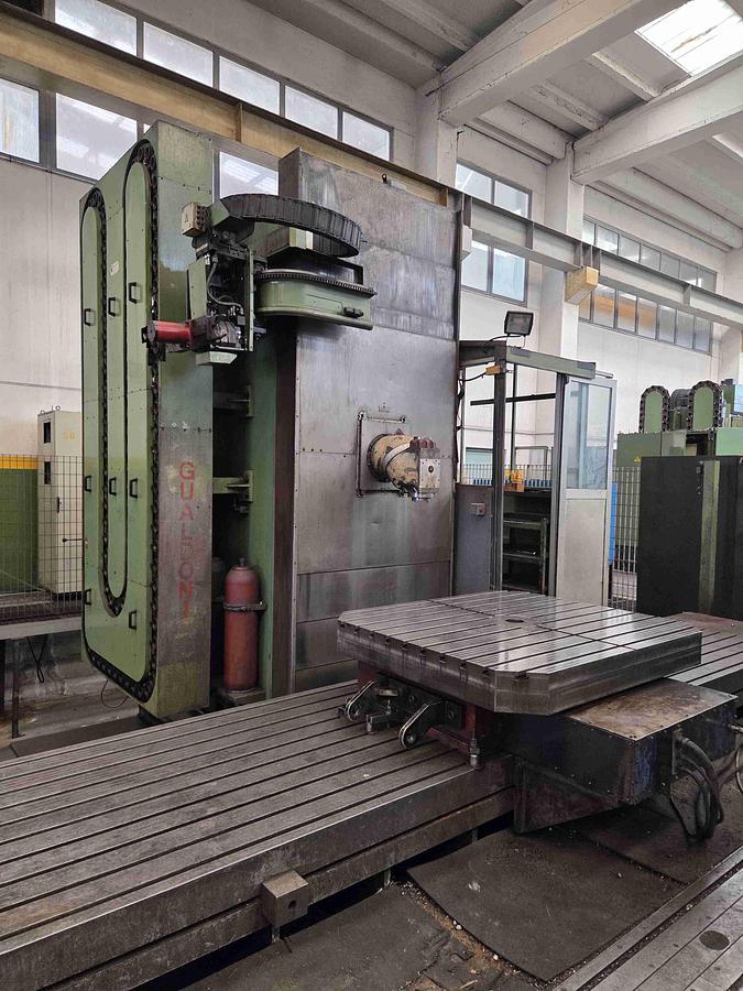 Usato FRESATRICE A MONTANTE MOBILE GUALDONI GOV 10000 CNC