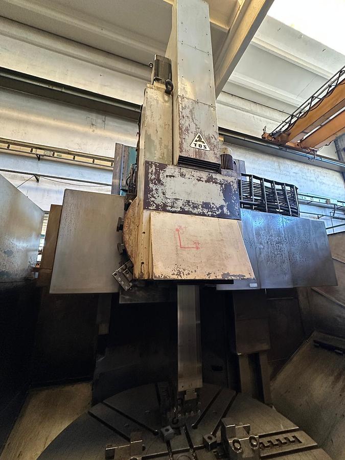 Usato TORNIO VERTICALE TOS MCSK 20 CNC