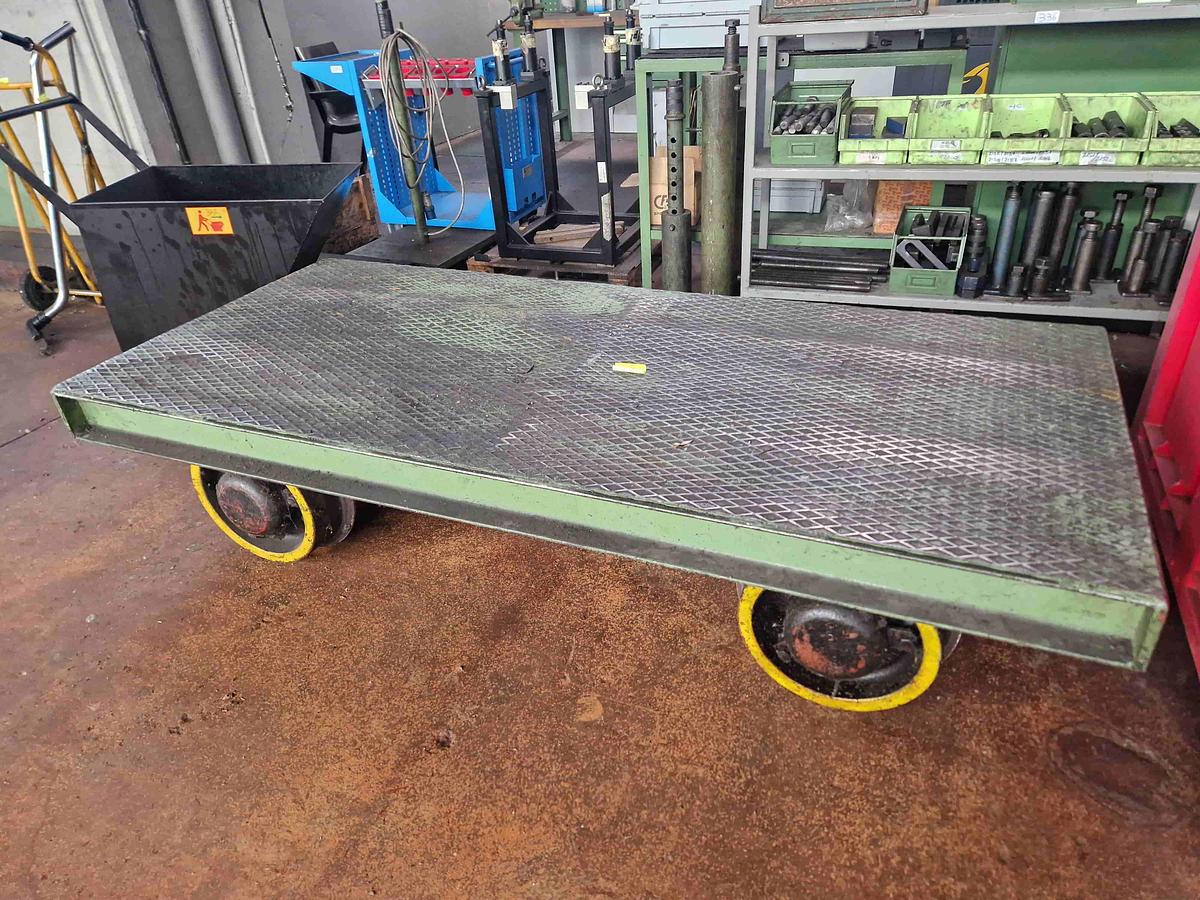 Usato CARRELLO A 4 RUOTE